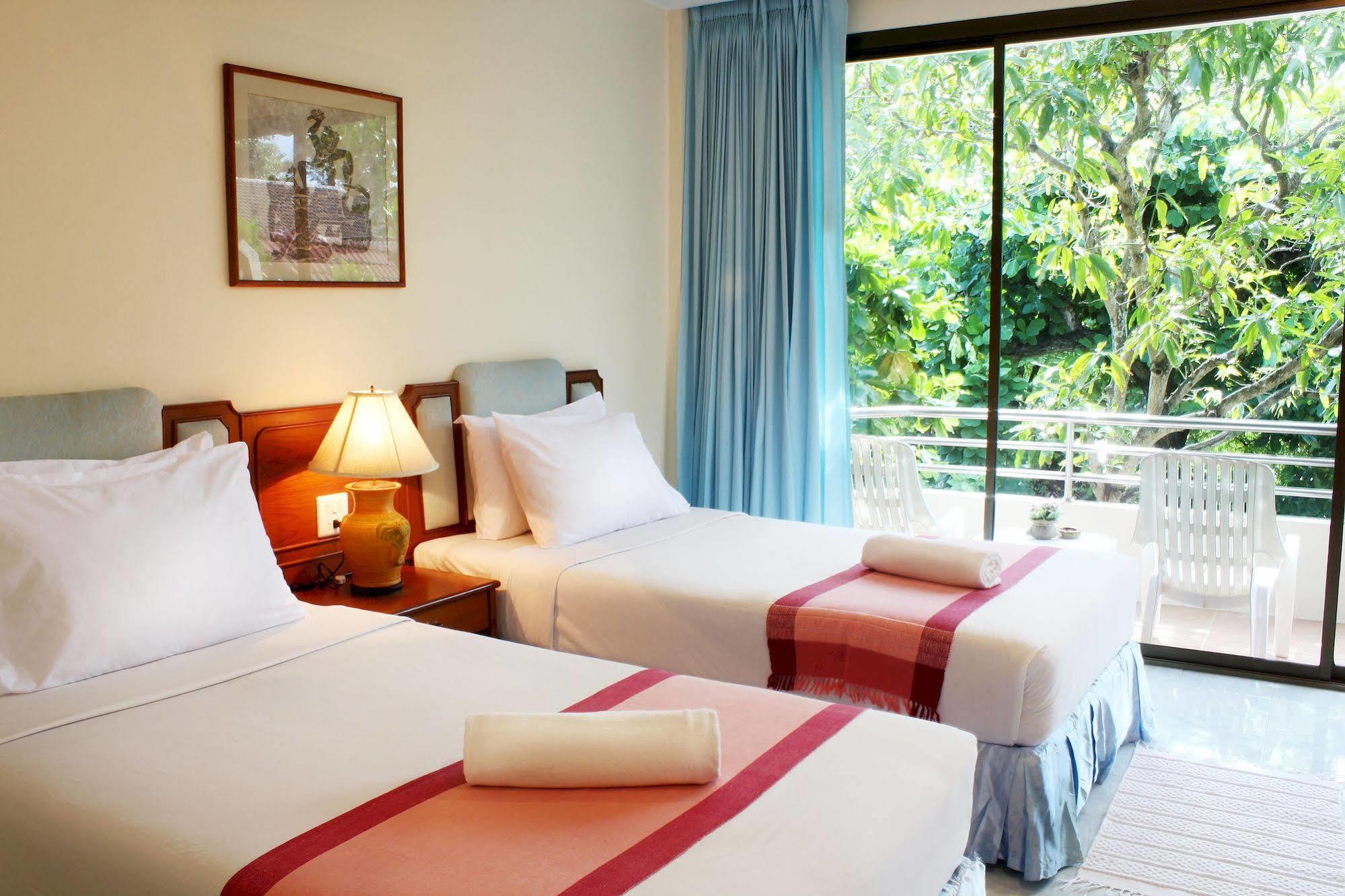 Baan Pron Phateep Patong Exterior foto